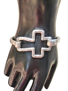 Hammered Silver Tone Openwork Cross Spring Hinge Bangle Bracelet